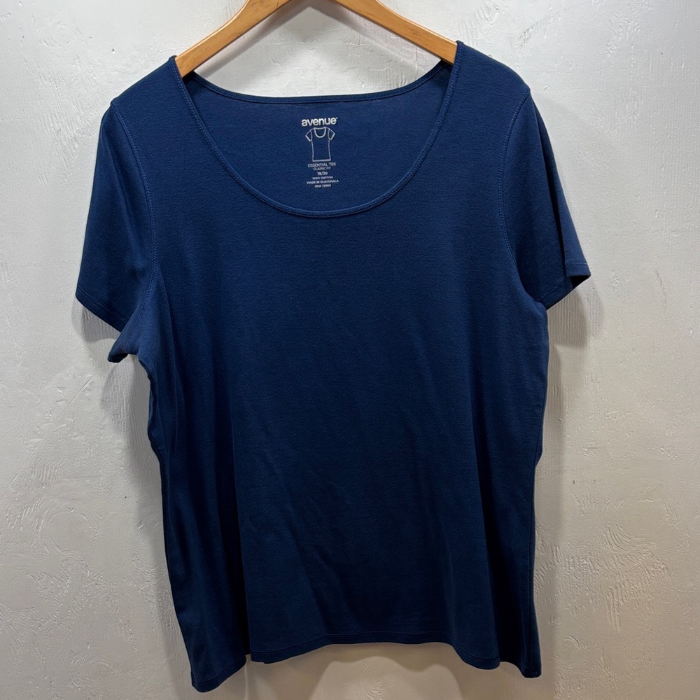 Avenue Essential Tee Navy Blue Scoop Neck Short Sleeve Relaxed Fit Plus SZ18/20